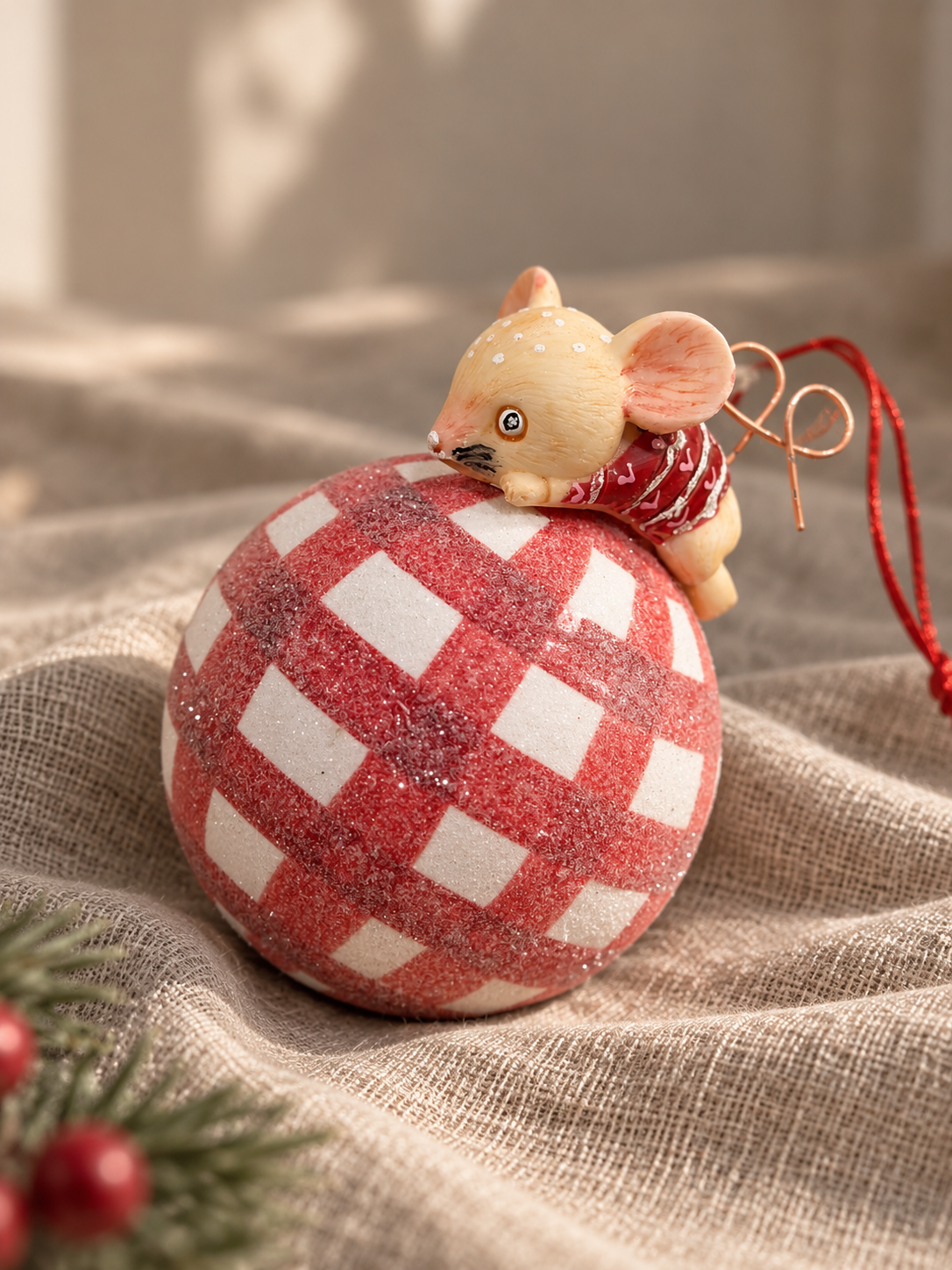 BOLA DE NAVIDAD DE CRISTAL CON RATÓN