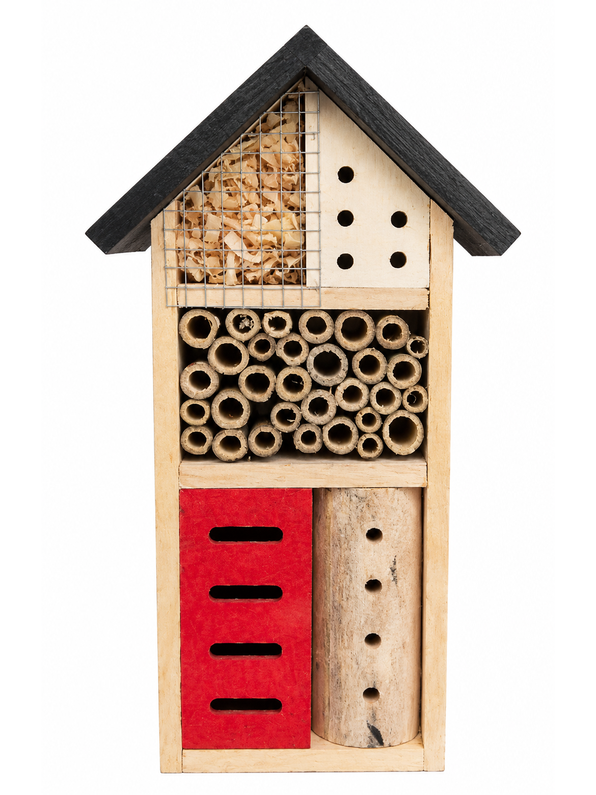 Casa para insectos de madera natural con tejado negro, compartimentos de bambú, virutas y bloques perforados.