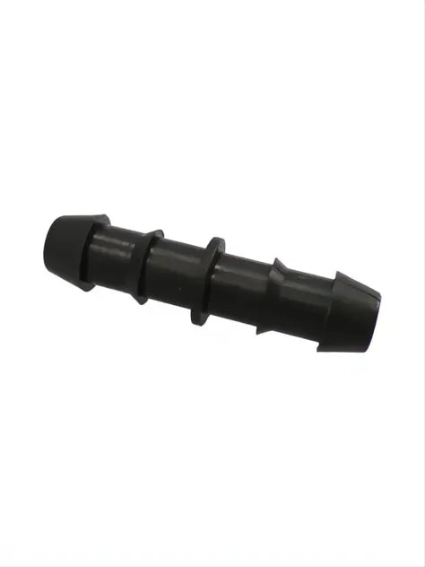 Enlace negro de 16mm para tubería de riego, con diseño de púas para conexión segura.