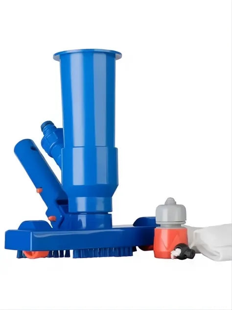 Limpiafondos MicroVenturi azul de plástico con cepillo, ruedas naranjas y bolsa recolectora blanca.