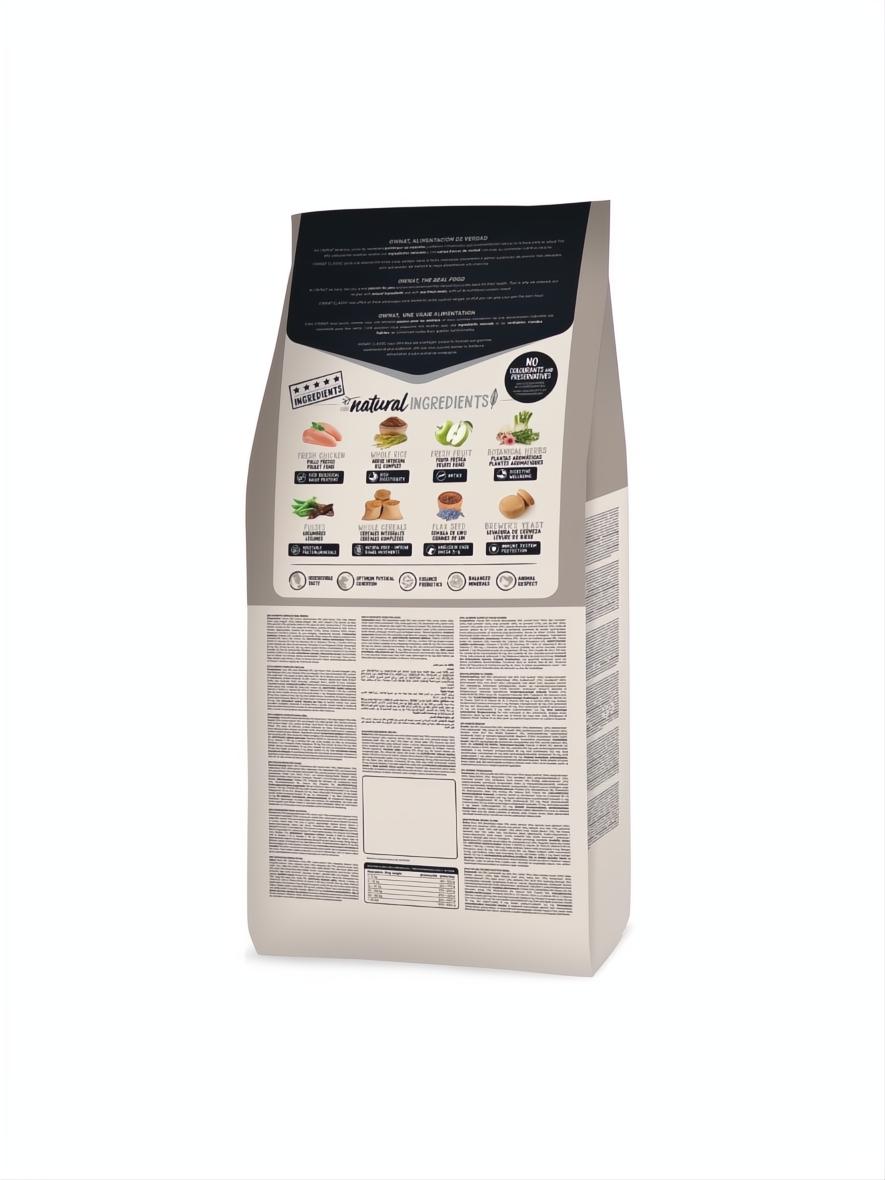 Ownat Classic Light 12 KG bag, white and gray with "natural ingredients" and food icons.