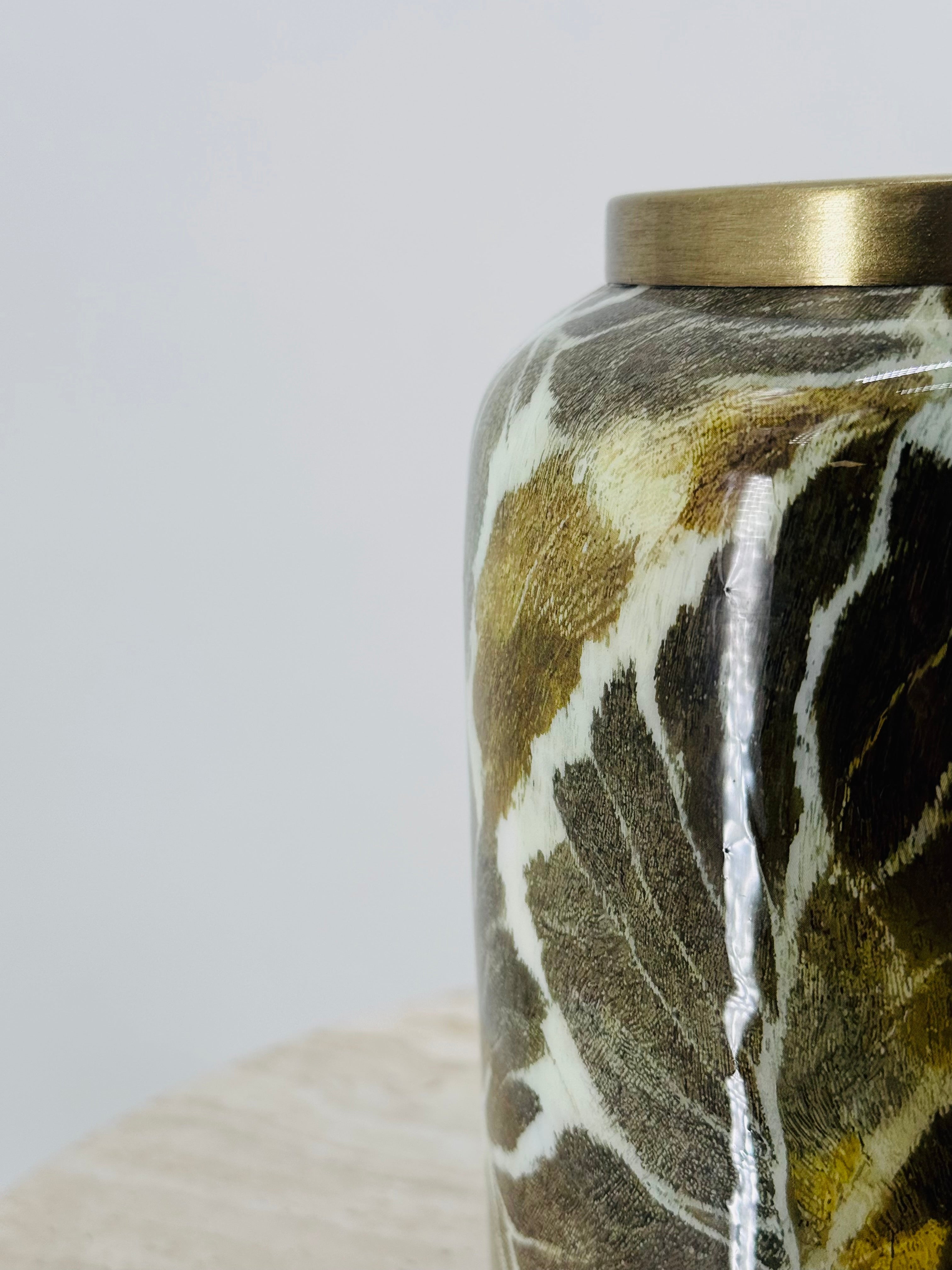 BOTTLE GREEN LEAF METAL WITH PRINT 15X15X20.5CM