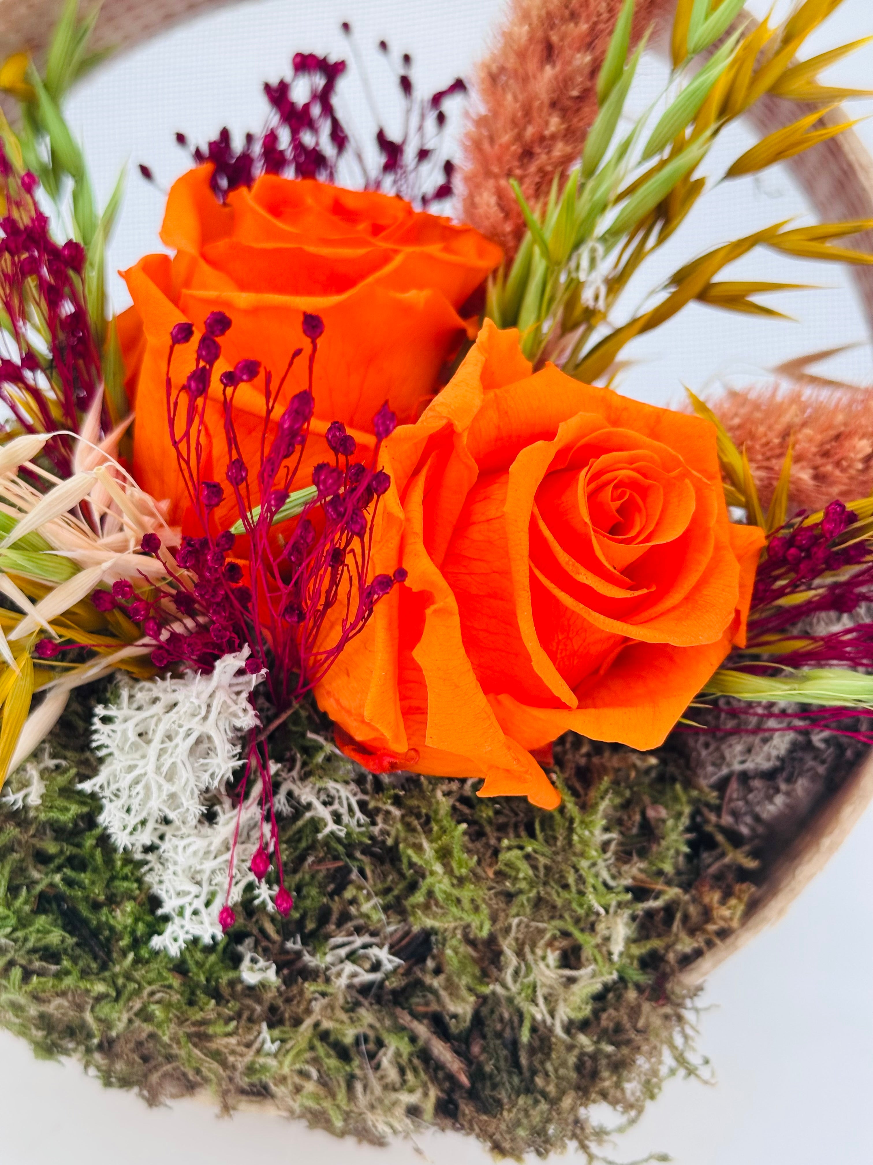 COMPOSICION FLORAL EN PENEIRA 20CM