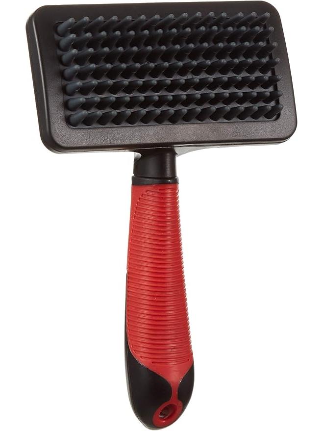 Cepillo de masaje K&F grande para mascotas con mango ergonómico rojo y cerdas de goma negras.