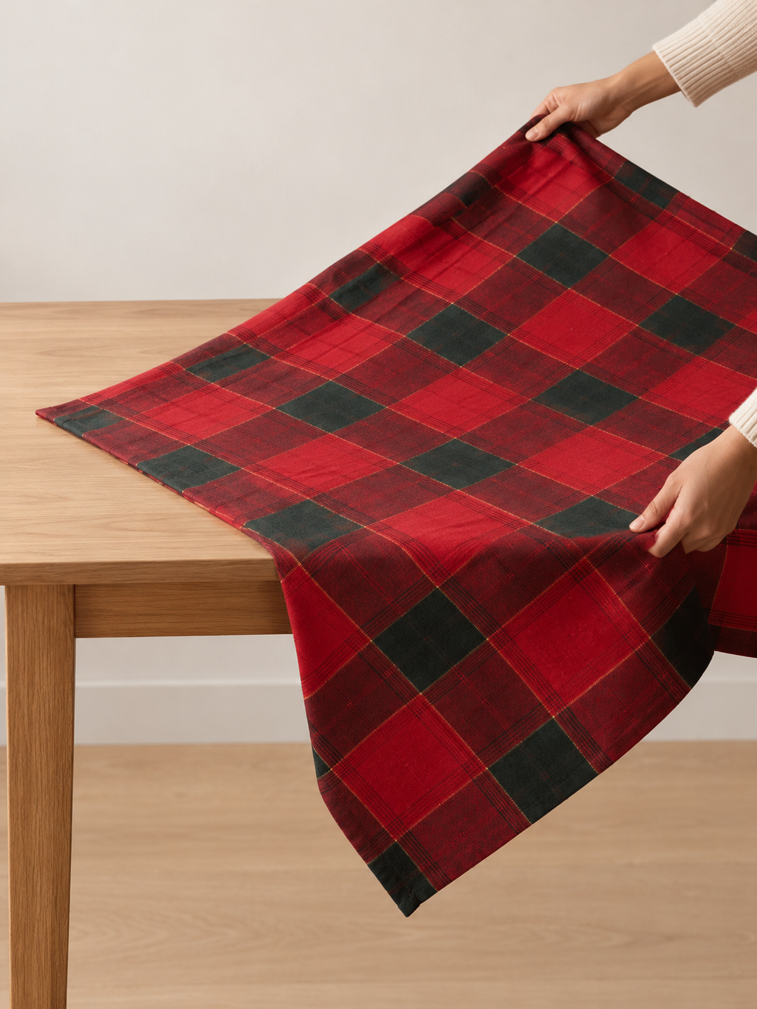 MANTEL NAVIDEÓ DE ALGODÓN A CUADROS VERDE/ROJO DE 180 X 140 CM